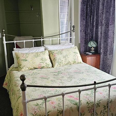 Fred&Donz Bed And Breakfast Lac Lac Taupo Extérieur photo