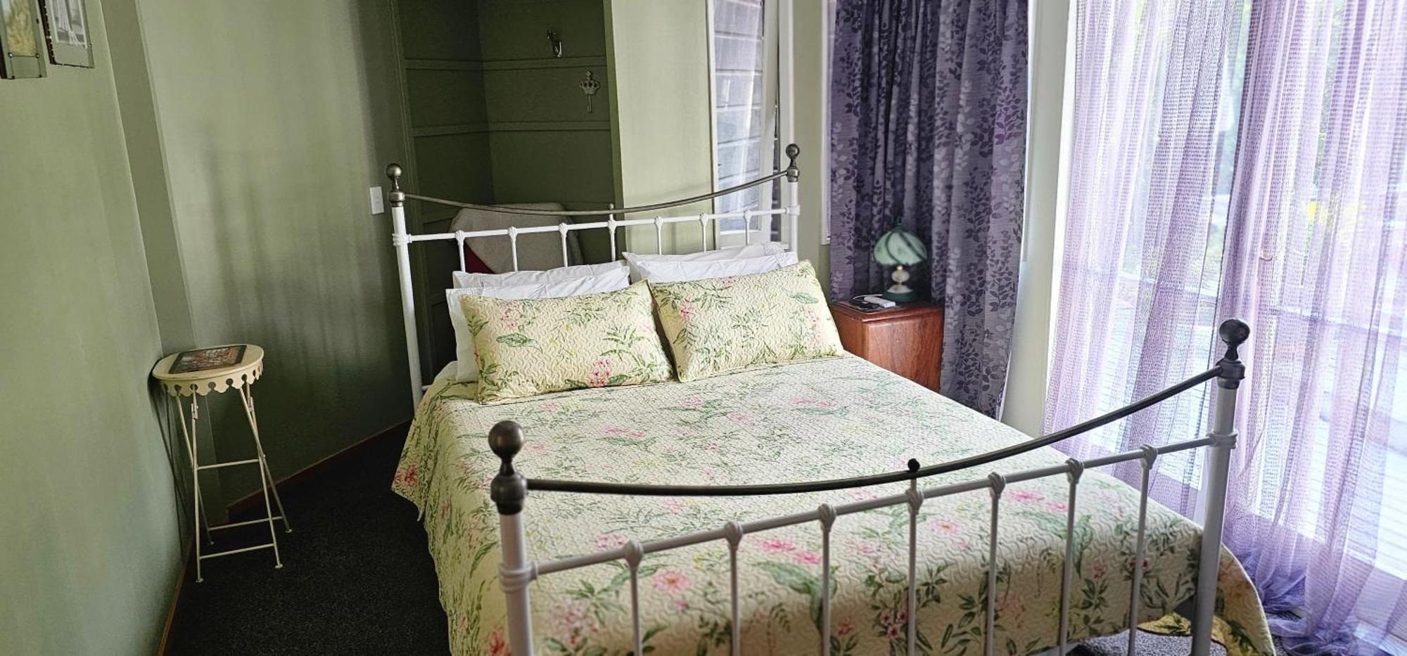 Fred&Donz Bed And Breakfast Lac Lac Taupo Extérieur photo